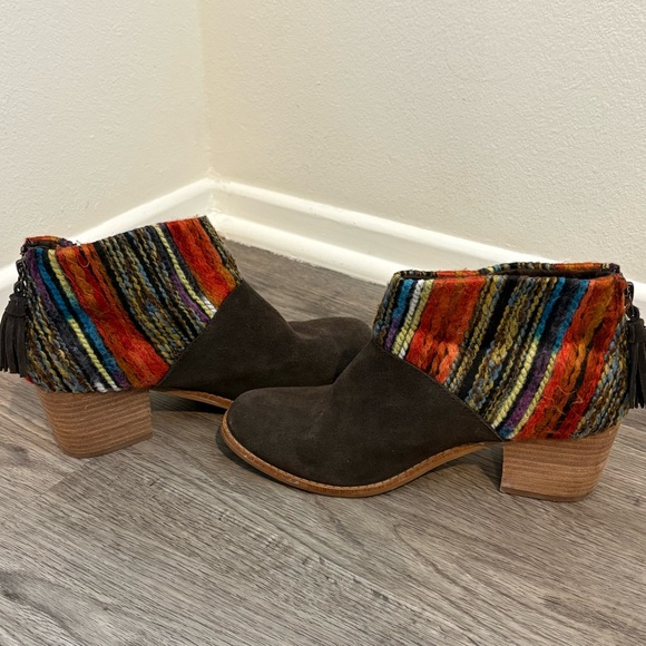 TOMS Leila booties in the Chocolate Suede Multicolored Textile Size 7 - Picture 5 of 8